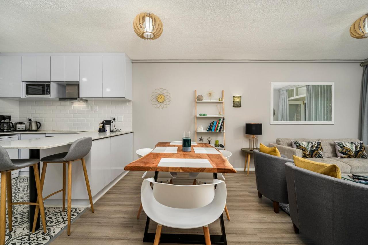 Brookes Hill Suites Luxury Apartment 124 พอร์ตเอลิซาเบธ ภายนอก รูปภาพ