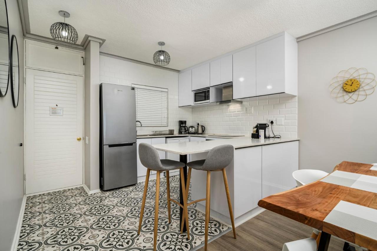 Brookes Hill Suites Luxury Apartment 124 พอร์ตเอลิซาเบธ ภายนอก รูปภาพ